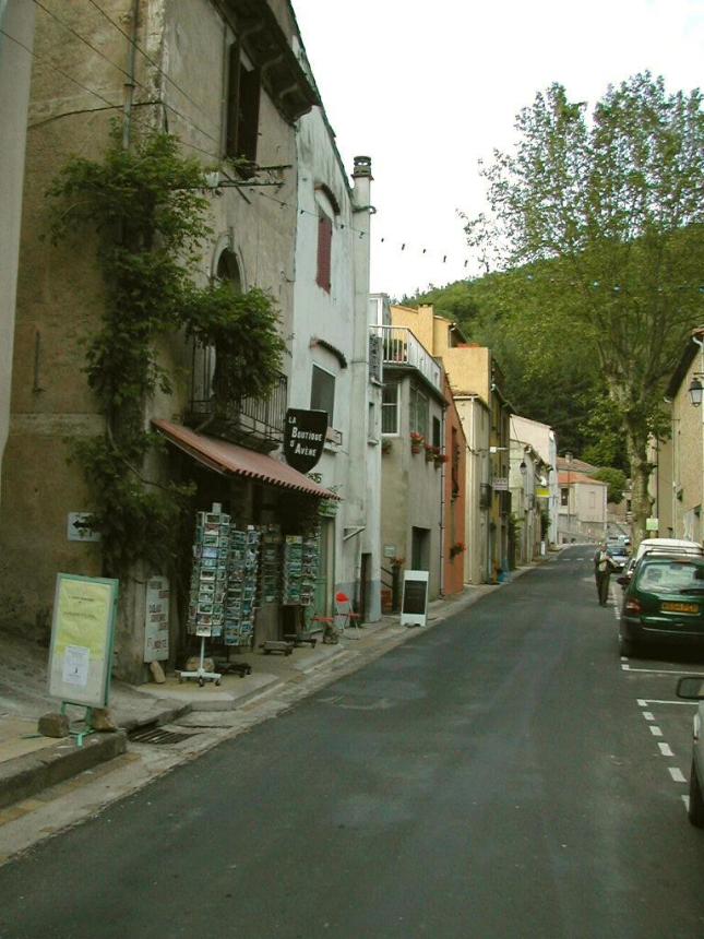 La rue principale, Avene